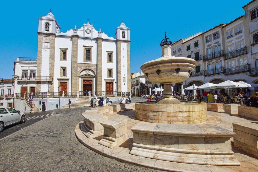 Picture 1 for Activity Évora Private Walking Tour