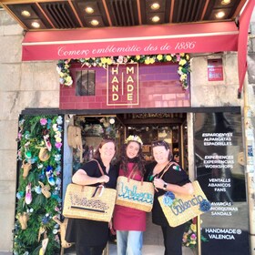 在瓦倫西亞設計和製作拉菲草包