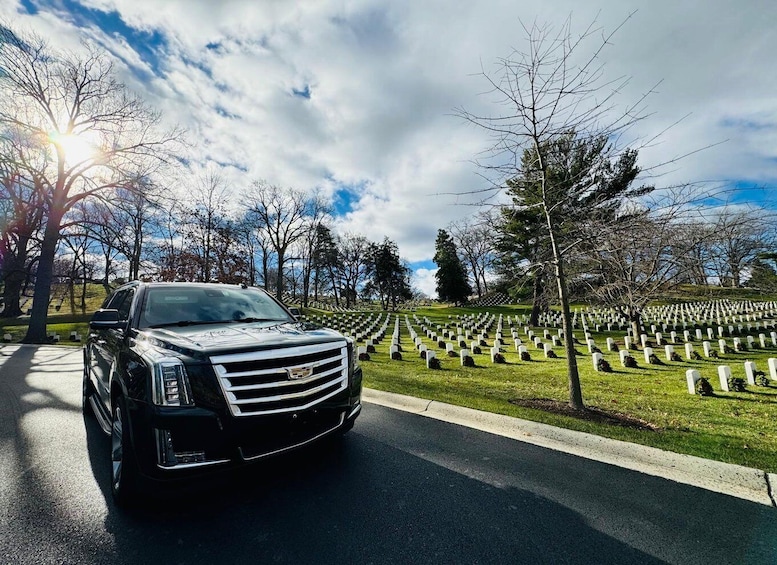 Washington DC: Private Tour with Luxury Vehicle