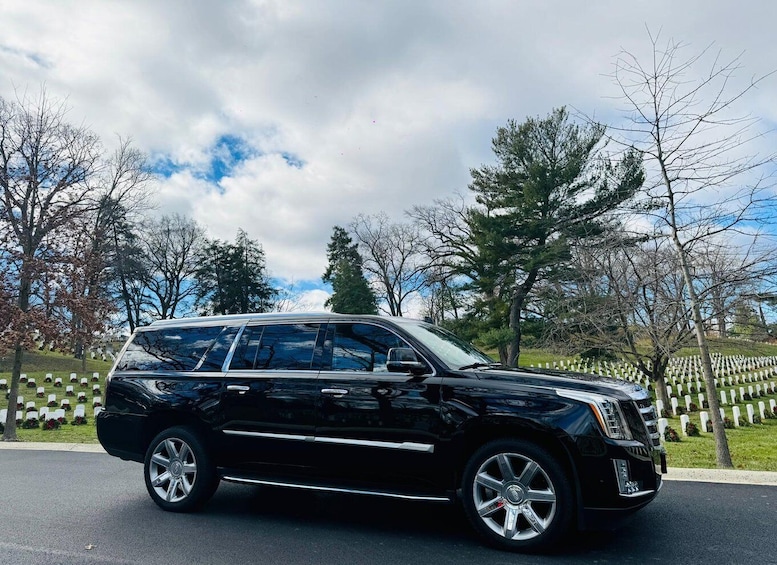Washington DC: Private Tour with Luxury Vehicle