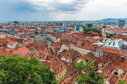 Graz: Express Walk with a Local in 60 minutes
