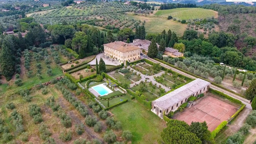 Wine Experience in an Organic Chianti Winery