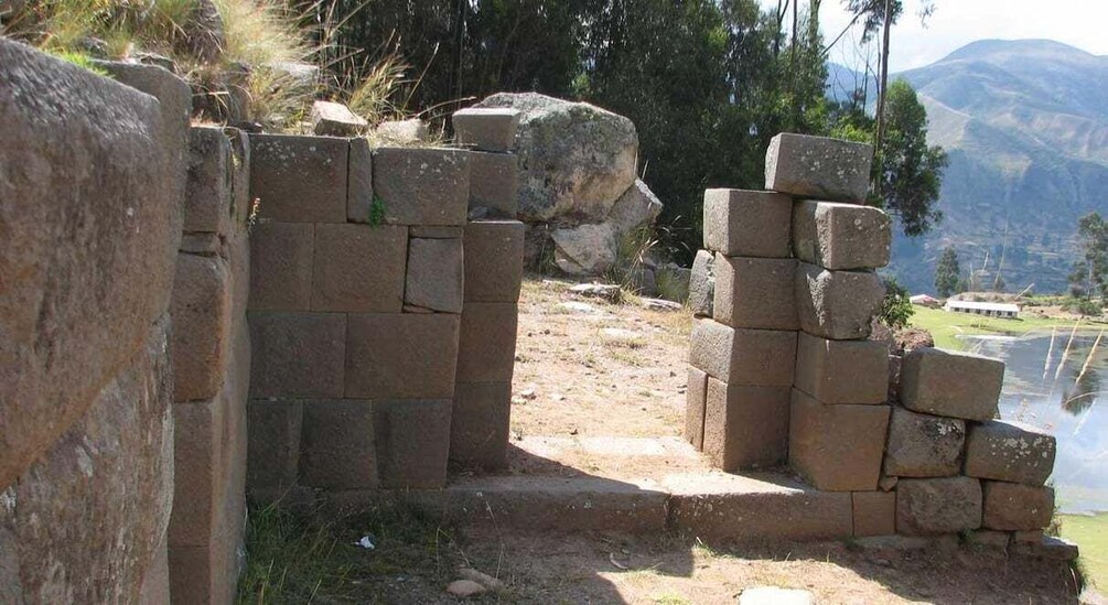 Picture 1 for Activity Ayacucho: Route to Vilcashuamán and Pumacocha