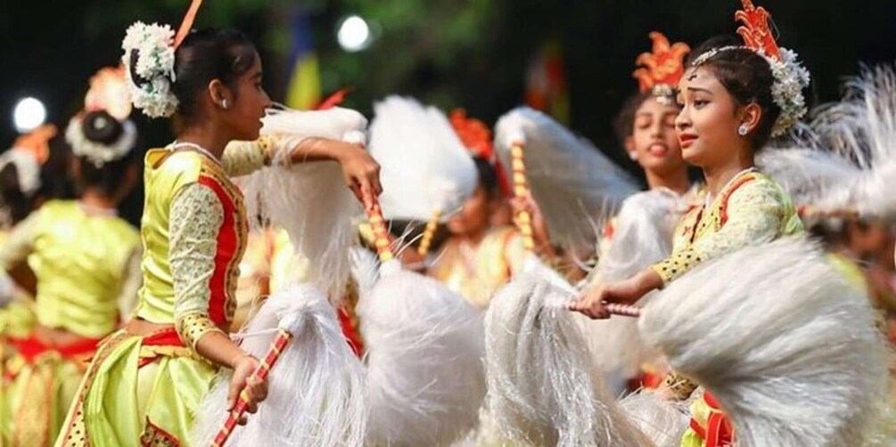 Picture 3 for Activity Kumbal Perahera - Sri Lanka