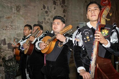 Guanajuato: Night Walk with the Estudiantina