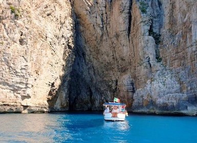 Sperlonga: Boat Tour to Gaeta with Pizza and Drinks