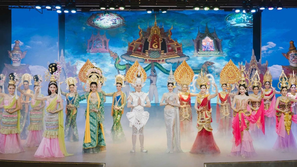 Bangkok: Golden Dome Cabaret show
