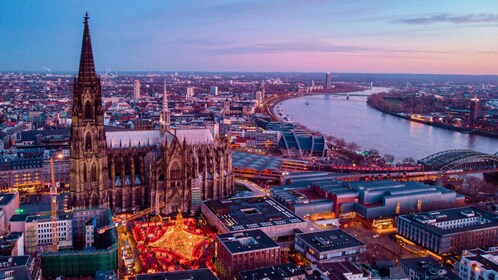 Cologne: Christmas Market Magic Walking Tour with a Local