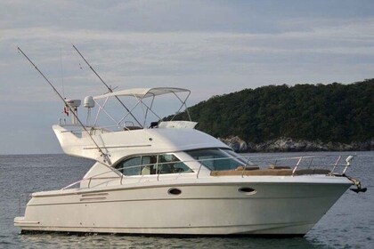 Huatulco: Yacht Charter with Crew in Santa Cruz Huatulco