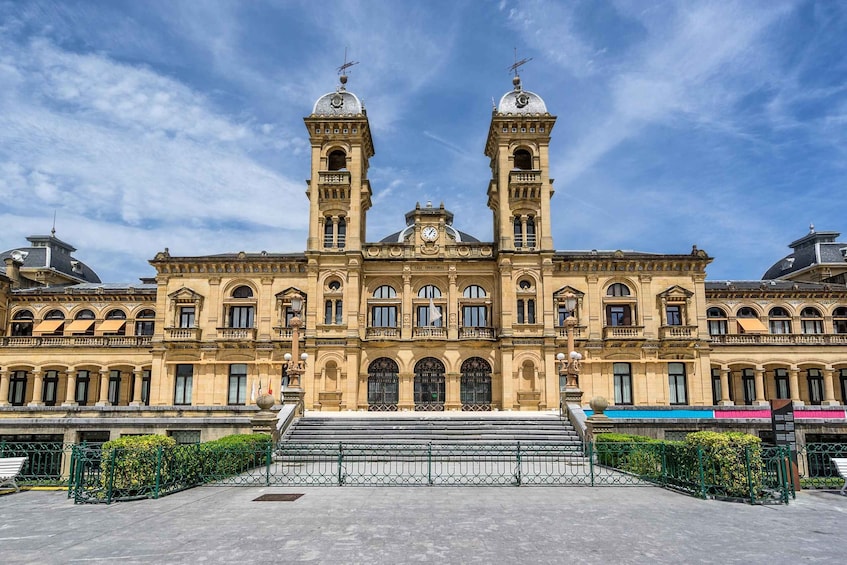Picture 1 for Activity San Sebastian: City Highlights Guided Walking Tour