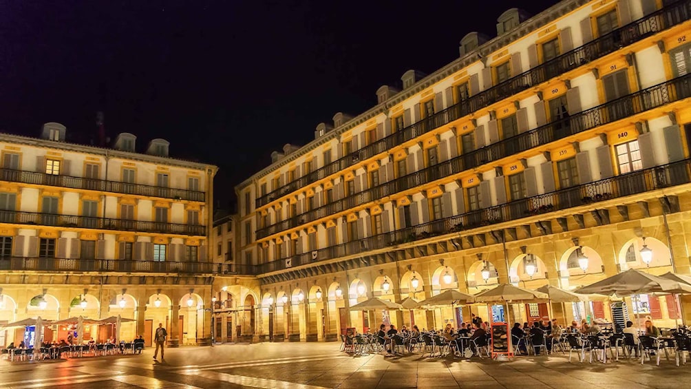 Picture 2 for Activity San Sebastian: City Highlights Guided Walking Tour
