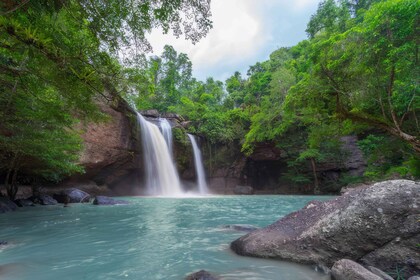 Haiku: Waterfall, Rainforest, and Handcrafted Chocolate Tour