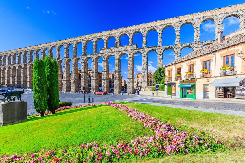 Segovia: Private Guided Tour with Flexible Route