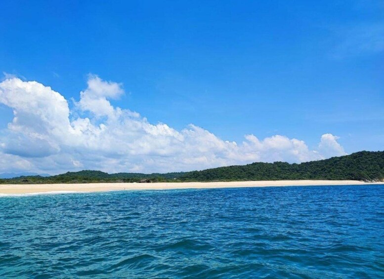 Picture 1 for Activity Huatulco: Tour of the Bays by Boat