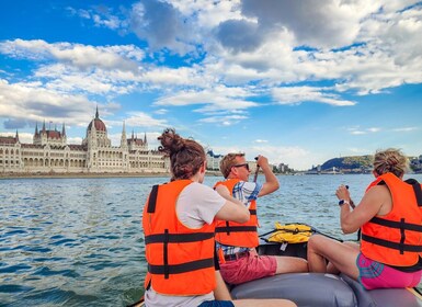 Crucero en balsa al atardecer por el río Danubio en Budapest con bebida