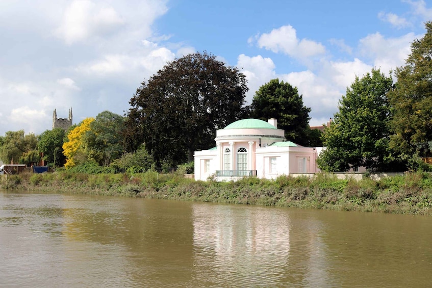 Picture 2 for Activity London: Kew to Richmond Court River Thames Cruise