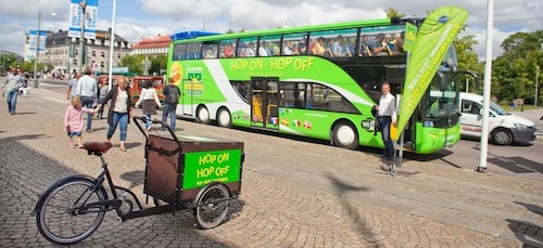 Gothenburg: 24 Hour Hop On–Hop Off Bus and Boat Tour