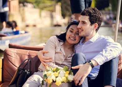 Cambridge: Shared Punting Tour with Guide