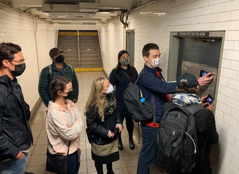 Brooklyn: Subway Secrets and Hidden Stations Walking Tour