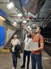 Brooklyn: Subway Secrets and Hidden Stations Private Tour