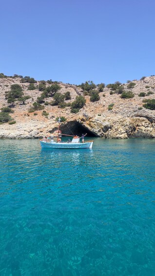 Picture 10 for Activity Naxos: Explore the cave of the unspoiled south-east coast!