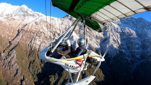 Från Pokhara: 60 m. Ultralätt flygning (Manaslu-Dhaulagiri)