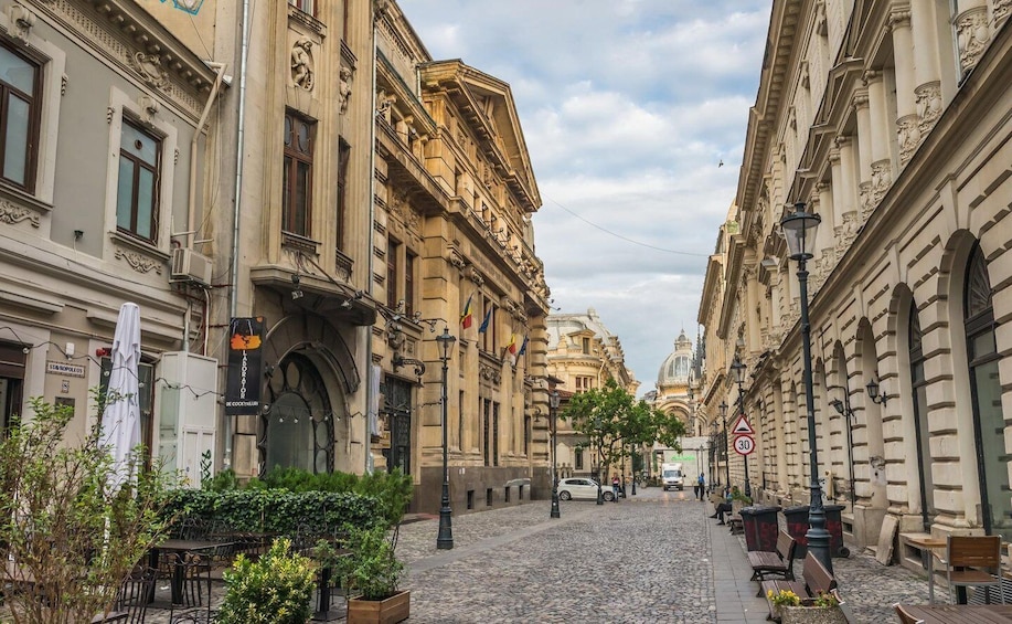 Bucharest: Private Exclusive History Tour with Local Expert