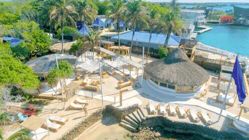 Cartagena: Day pass Mangata Luxury Beach with lunch and dj