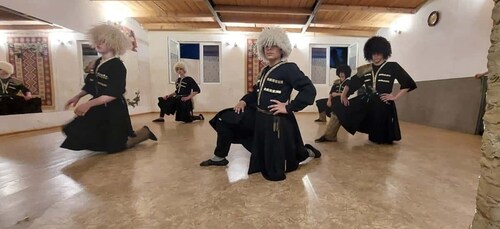 Tiflis: Traditionelle georgische Folkloreshow in der Stadt