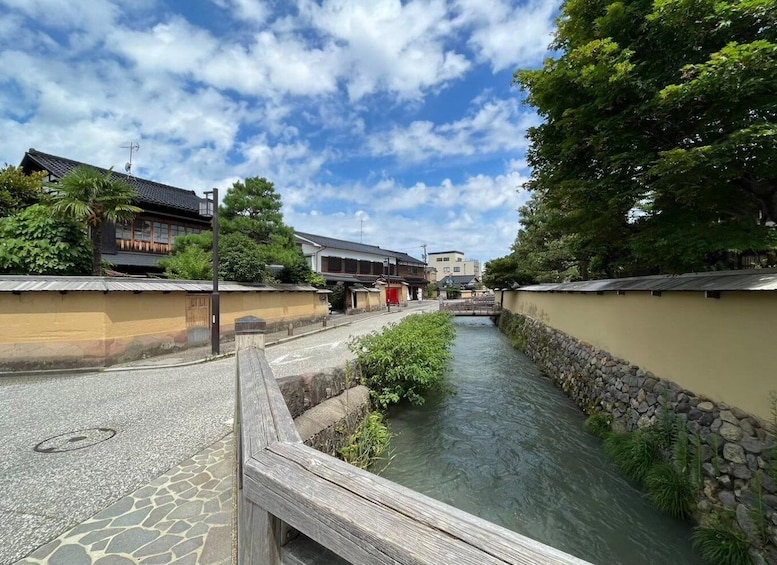 Picture 5 for Activity Kanazawa: Samurai, Matcha, Gardens and Geisha Full-Day Tour