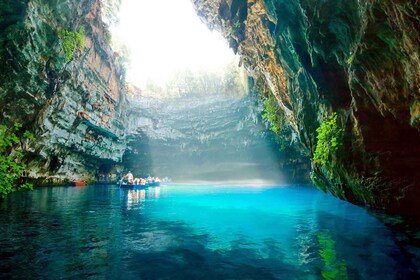 Argostolio : Lac Melissani, plage de Myrtos et visite de Fiscardo