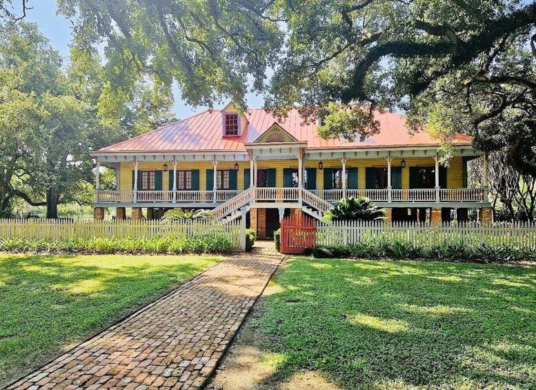 Picture 1 for Activity From New Orleans: Oak Alley or Laura Plantation Tour