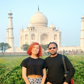 Agra: Taj Mahal Skip the line Guided Tour with options