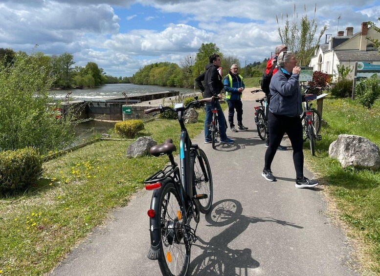 Picture 10 for Activity Chenonceau: guided ebike ride and wine & cheese picnic lunch