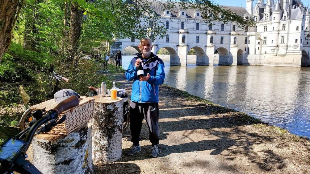 Picture 4 for Activity Chenonceau: guided ebike ride and wine & cheese picnic lunch