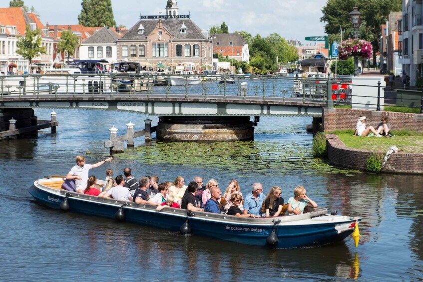 Picture 3 for Activity Leiden: Guided City Canal Cruise