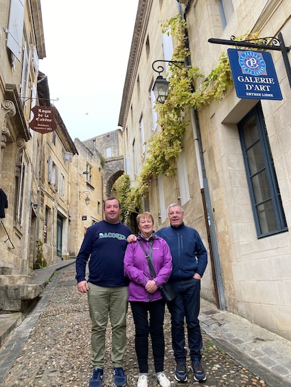 Saint-Emilion: Private Guided Walking Tour with Wine Tasting