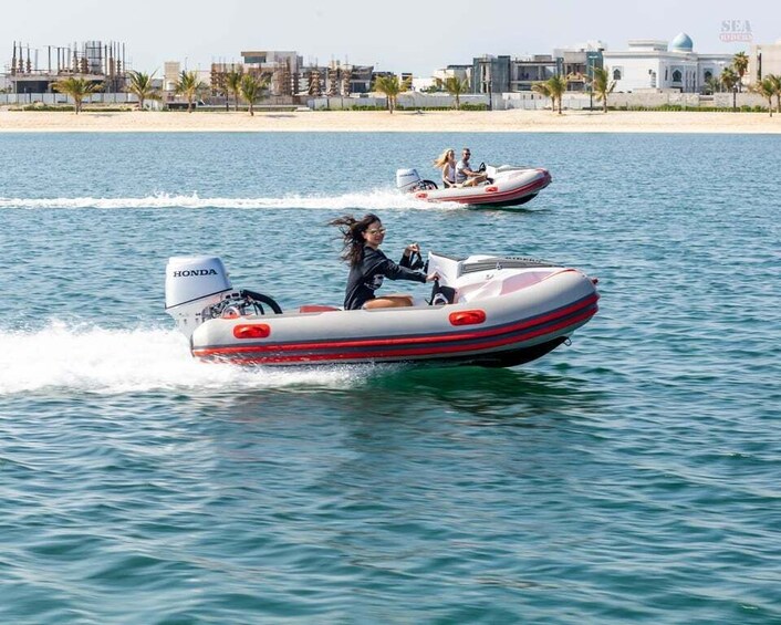 Jumeirah: Self Drive Boat Watersports Trip in Dubai