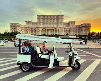 Bucharest: Best of Bucharest Private Tuk-Tuk Tour