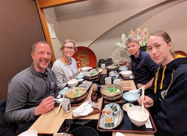 Ryogoku: recorrido guiado a pie por la ciudad de Sumo con almuerzo en Chank...