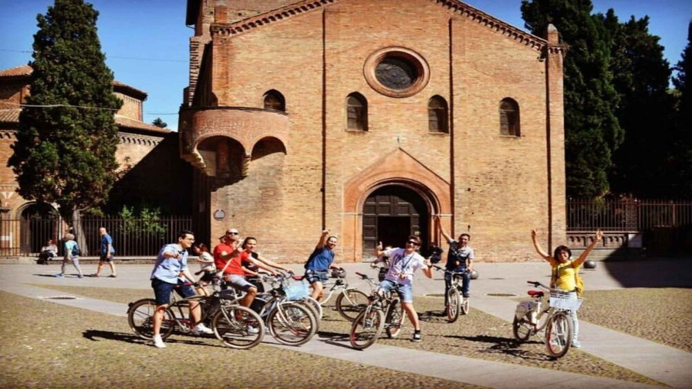 Picture 2 for Activity Bologna: Panoramic Bike Tour