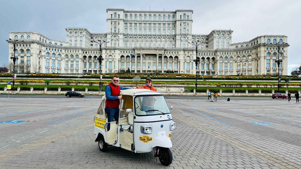 Picture 14 for Activity Bucharest: Tuk Tuk Romantic Tour with miniBAR