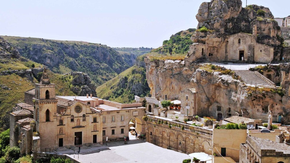 Picture 2 for Activity Matera: Complete Guided Walking Tour of the Sassi