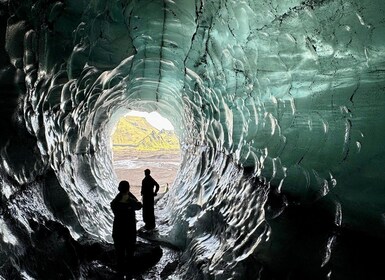 Reikiavik: Excursión en Grupo Reducido por la Costa Sur y la Cueva de Hielo...