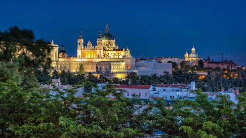 Madrid: City Highlights Guided Walking Tour