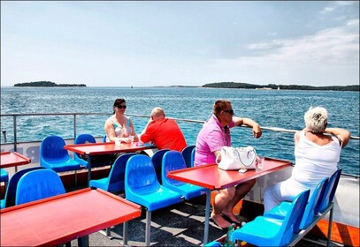 Pula: Harbour Cruise with unlimited Drinks