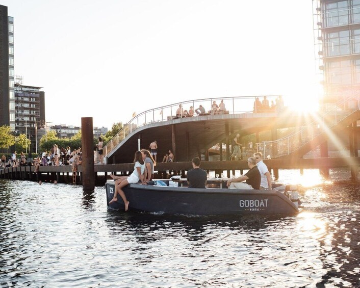 Copenhagen: 1- or 2-Hour Boat Rental - No License Required