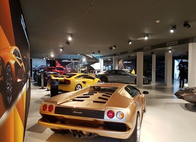 Desde Bolonia: tour privado de un día a los museos Lamborghini y Ferrari