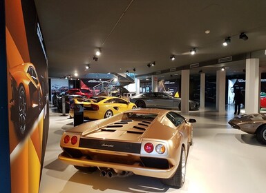 Dari Bologna: Tur Sehari Pribadi ke Museum Lamborghini & Ferrari