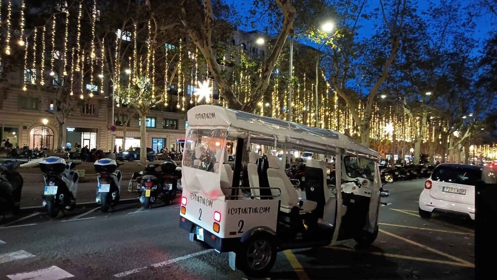 Picture 2 for Activity Barcelona: Private Christmas Lights Tour by Eco Tuk Tuk